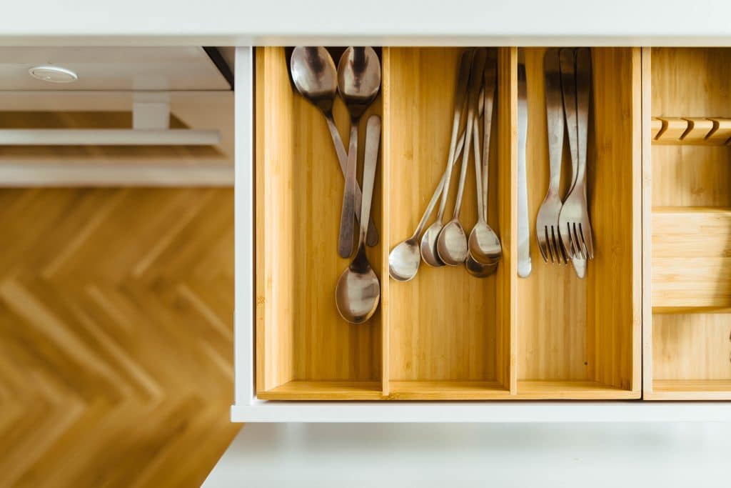 how to organize deep kitchen drawers, kitchen drawer organization silverware