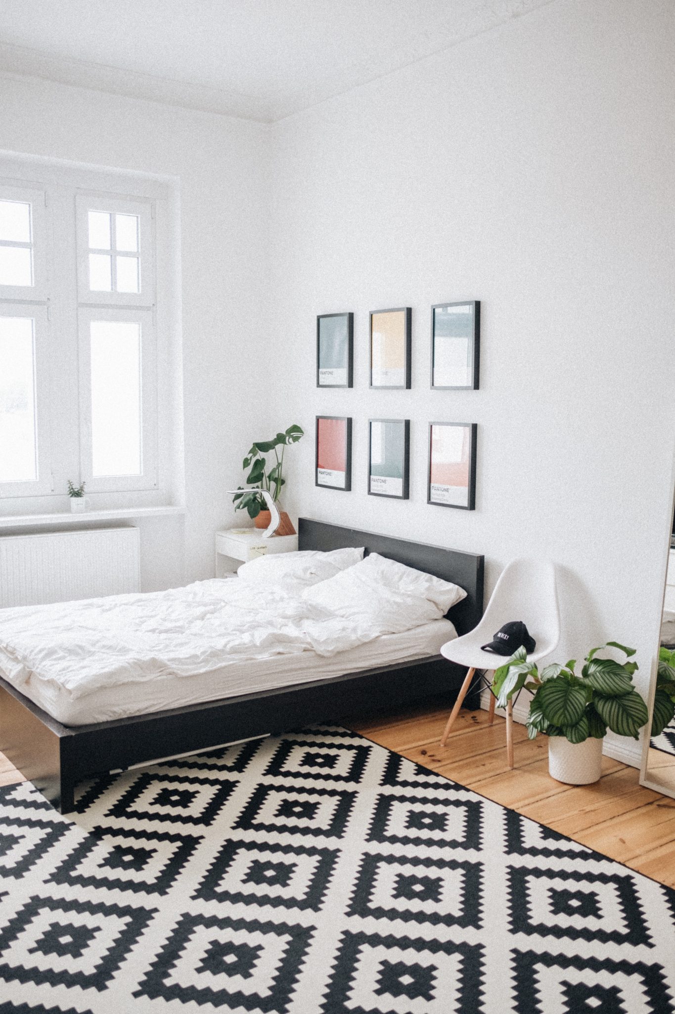 Minimalist Apartment on a Budget: Tips for Simplifying Your Space Without Breaking the Bank